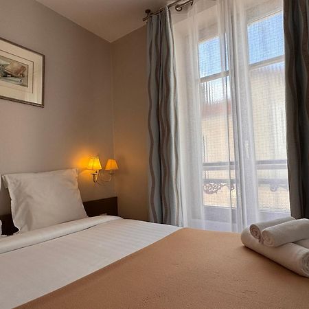 Hotel Paris Vesinet- Logis Hotel Restaurant Ле-Везіне Екстер'єр фото