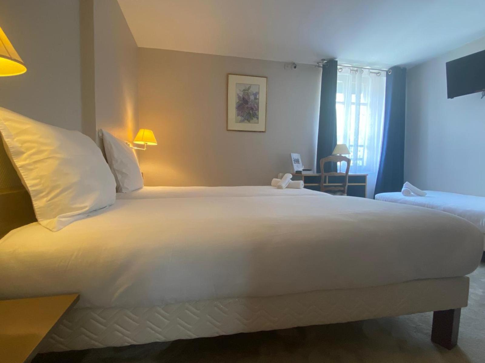 Hotel Paris Vesinet- Logis Hotel Restaurant Ле-Везіне Екстер'єр фото