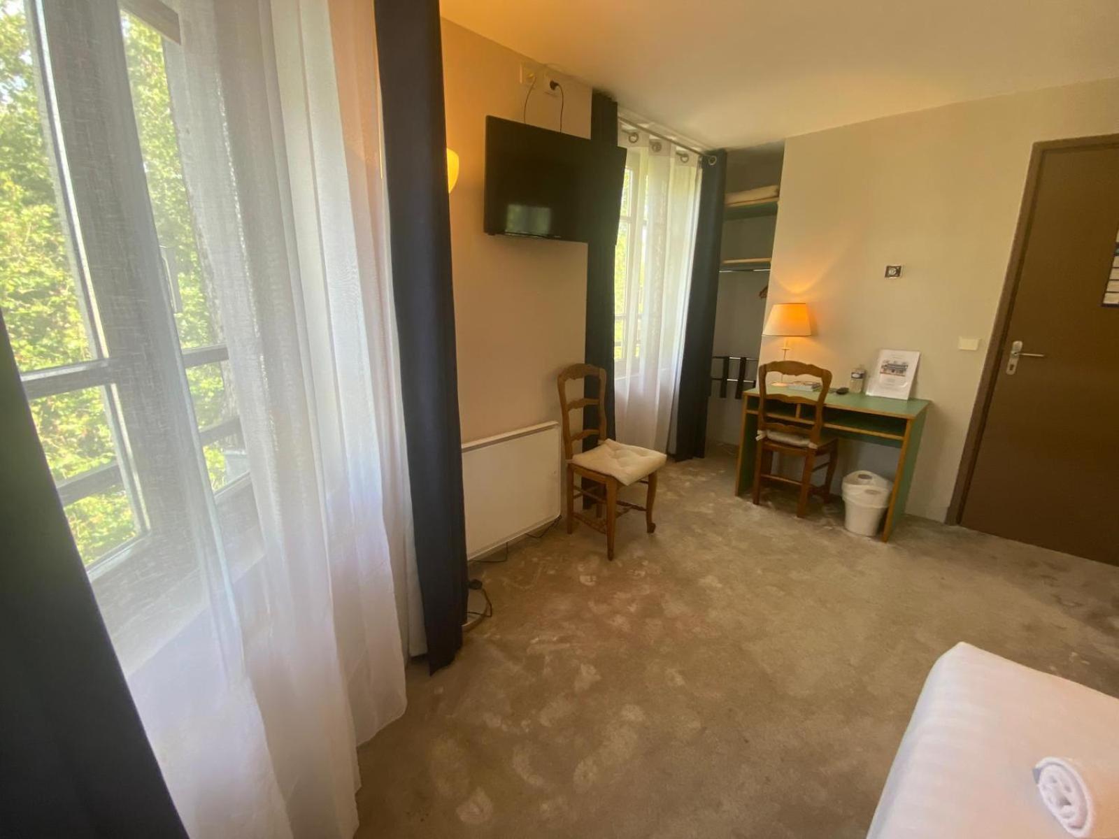 Hotel Paris Vesinet- Logis Hotel Restaurant Ле-Везіне Екстер'єр фото