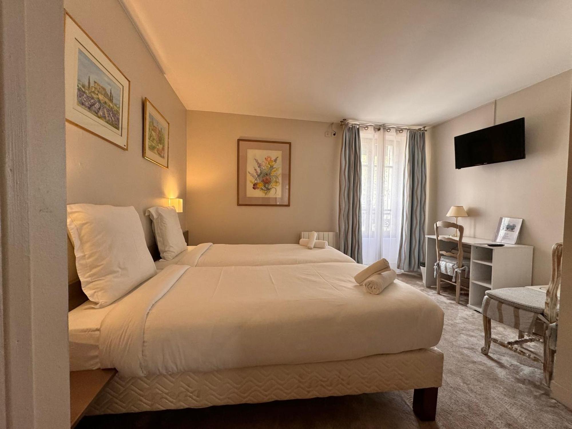 Hotel Paris Vesinet- Logis Hotel Restaurant Ле-Везіне Екстер'єр фото